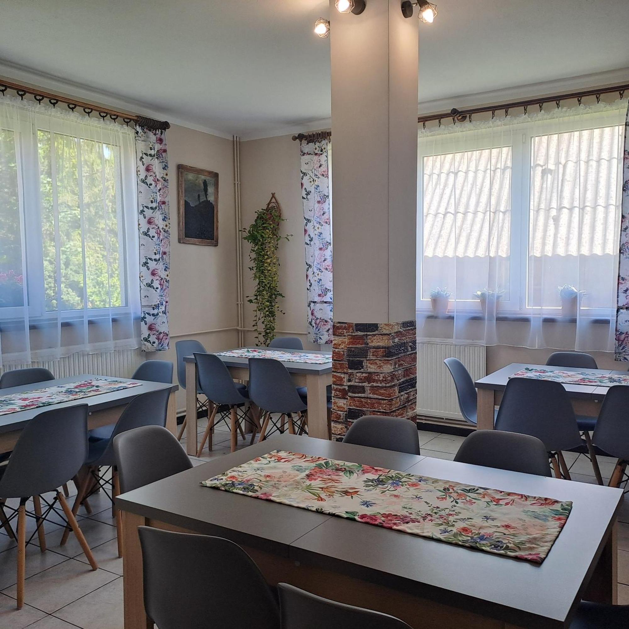 Wichrowe Wzgorza Hotel Strzebowiska Bagian luar foto